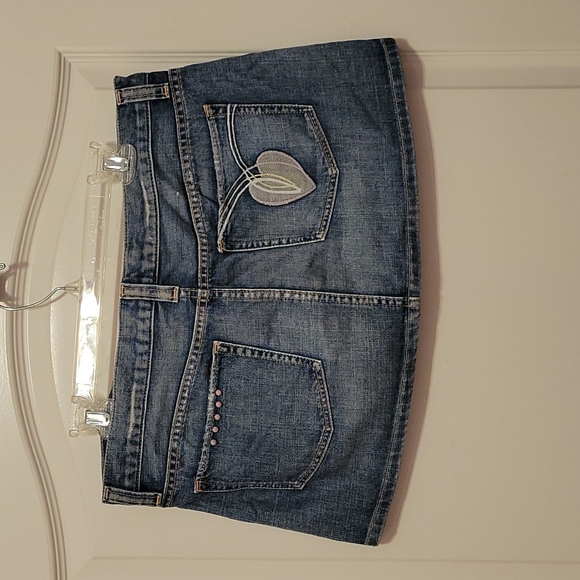 Like New Guess Jeans Beads and Hearts Distressed Mini Skirt - Picture 4 of 9